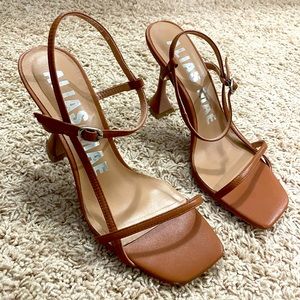 Alias Mae Leather Heels